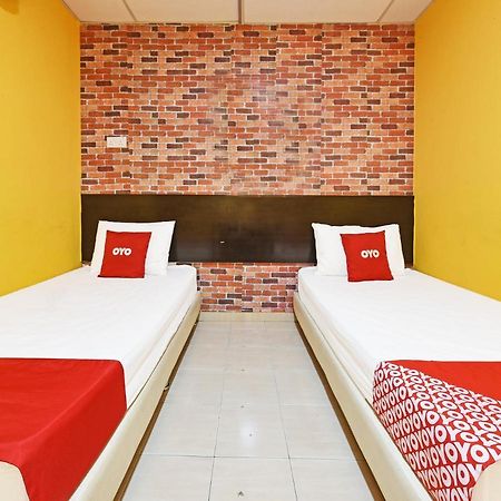 Oyo 90363 Nyamanya Inn Kuantan Exteriör bild